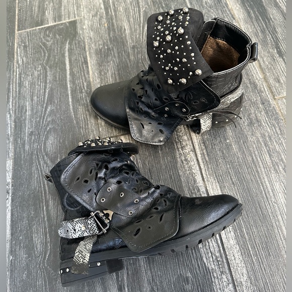 Unique Balin Black Leather Ankle Boots Size 7 Cool Design Concert Rock - Picture 3 of 16